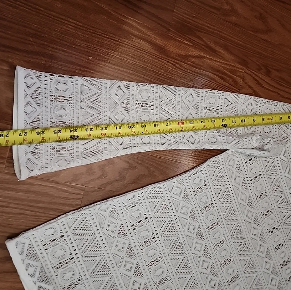 Cache White‎ Lace Long Sleeve Top Bell Sleeves Size Med Swim Cover Up